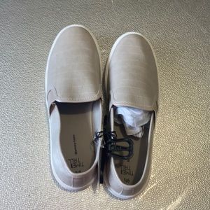 Memory foam sneakers
